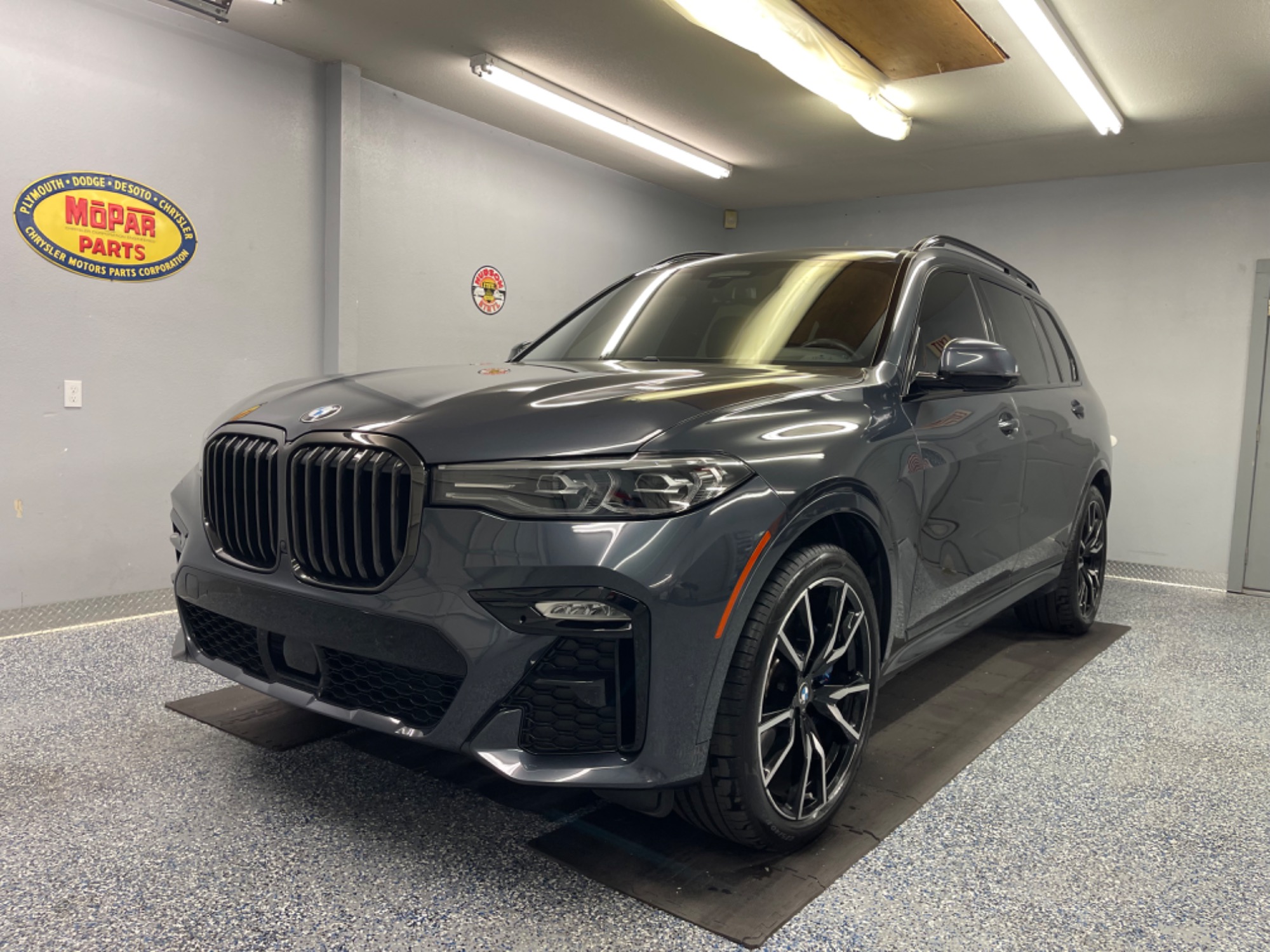 photo of 2022 BMW X7 xDrive40i Msport Executive Packages Like New!!!